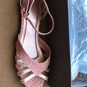 Makers rose gold sandal
